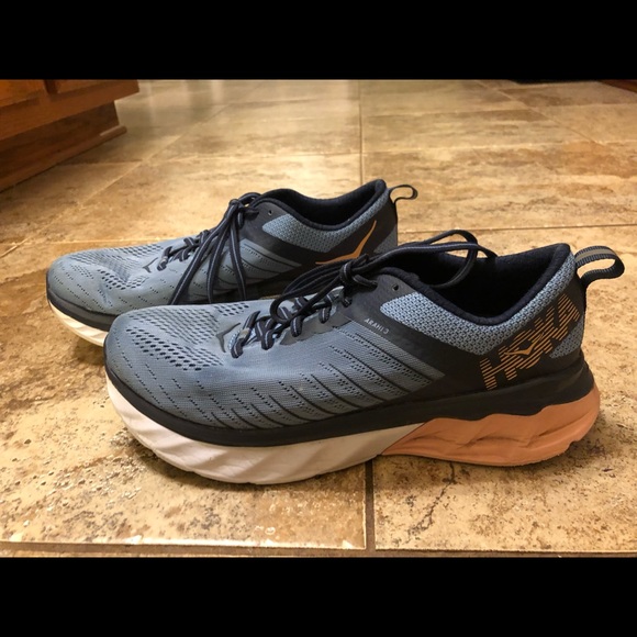 Hoka one one Arahi 3 running shoes - Picture 1 of 8